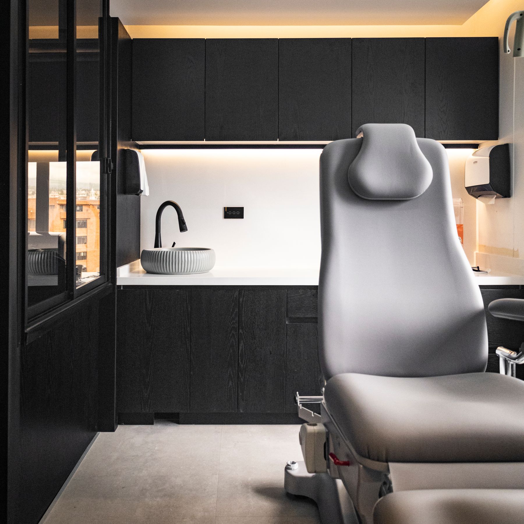 Illustrative modern dental treatment room, not the actual clinic